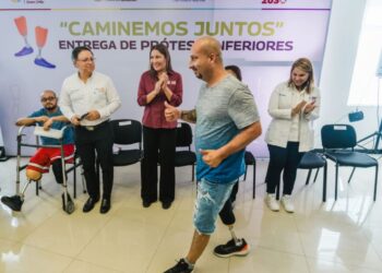Ayuntamiento y Club Rotario Reynosa entregan prótesis inferiores