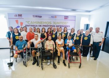 Agradecen ciudadanos entrega de prótesis inferiores