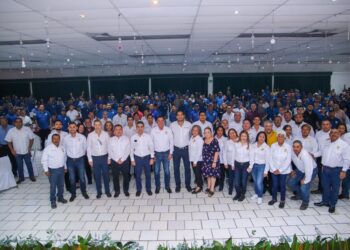 Asistió Carlos Peña Ortiz a toma de protesta de gremio sindical
