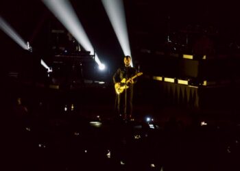 White Lies hace vibrar a fans