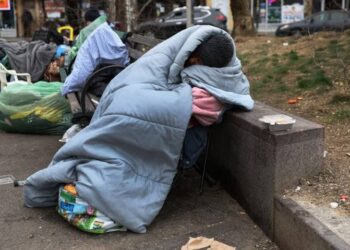 Caen en indigencia 5,200 mexicanos que viven en el extranjero