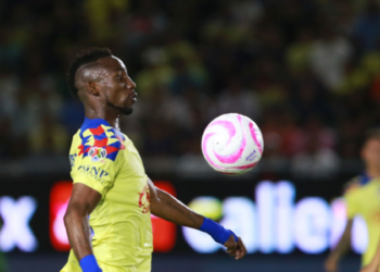 ¡De miedo! Julián Quiñones ya es mexicano y se viene un Tricolor con ataque infalible