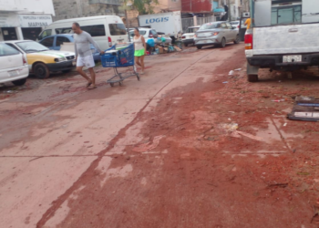 Suben precio del agua y la comida en Guerrero en medio del desastre por Otis