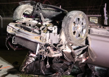 Mujer muere después de un choque de un solo vehículo en Brownsville