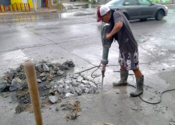 Restauró COMAPA línea de conducción de agua en colonia Américo Villarreal