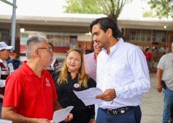 Reciben vecinos del Fracc. San José importante beneficio