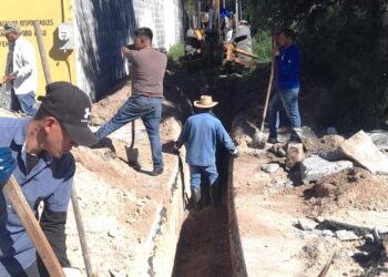 Intensifica COMAPA maniobras de rehabilitación de drenaje sanitario en Ampliación Cumbres