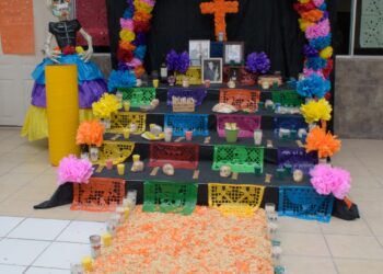 Ofrece IRCA ofrenda a Botero