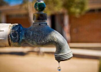 Exhorta COMAPA a usuarios a evitar el robo de agua