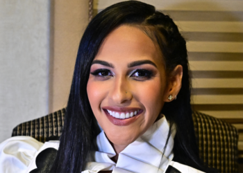 Abogada de día, cantante de noche