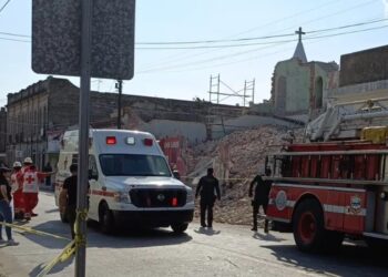 Obreros pierden la vida tras el colapso de una losa en obra de demolición