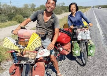 Guardia Estatal apoya a japoneses en su viaje en bicicleta hacia Argentina