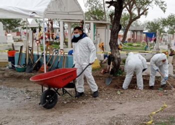 Inicia proceso de exhumación en el Panteón del Sagrado Corazón para identificación forense