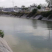 Alertan a vecinos por nivel de agua en el canal Rodhe