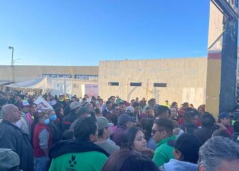 Militantes de Morena y PVEM se pelean a sillazos en mitin de Claudia Sheinbaum en SLP