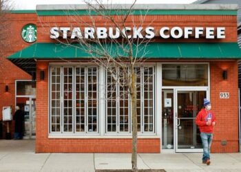 Sindicato de Starbucks convoca a huelga nacional en el “Red Cup Day”