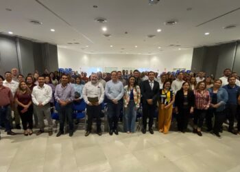 Impulsa la Contraloría Gubernamental la transformación del servicio público