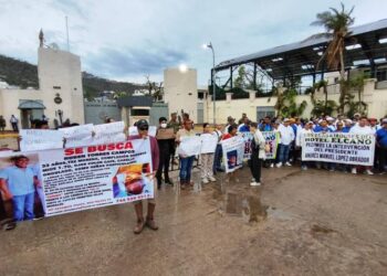 AMLO en Acapulco: protestan familias de desaparecidos por Otis