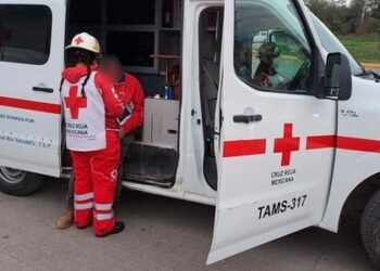 Accidente en libramiento deja dos heridos