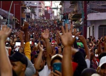 Caravana de migrantes inicia viaje desde Tapachula