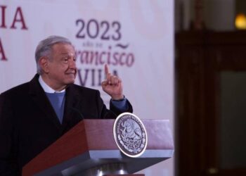 AMLO acusa a traficantes de personas de organizar caravanas migrantes
