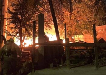 Incendio en vivienda de la colonia Sahop en Ciudad Madero