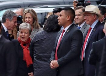 Llegan funcionarios de alto nivel de EU para tratar con AMLO temas migratorios