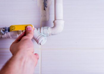 Recomienda COMAPA a usuarios cerrar llaves de paso al salir de la ciudad