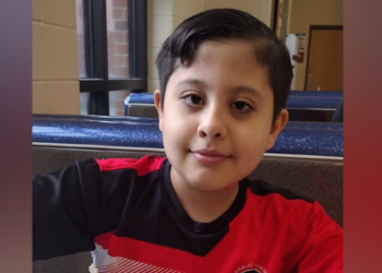 Madre busca justicia por arresto injustificado de su hijo de 11 años