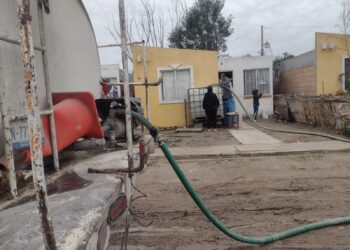 Repartieron Municipio y COMAPA pipas de agua potable en Valle Soleado y Nuevo México ITAVU