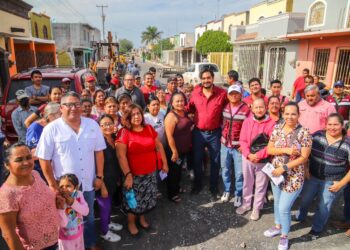 Supervisó Alcalde Carlos Peña Ortiz pavimentación de 5.5 MDP en colonia Oasis de Reynosa