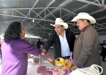 Agroproductores participan en Tianguis Rural en Jaumave