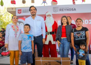 Celebró Alcalde Carlos Peña Ortiz Posada Navideña con familias del ejido Los Cavazos