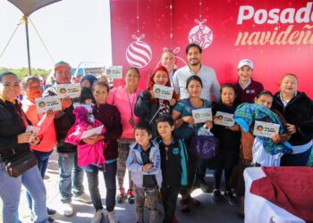 Gobierno de Carlos Peña Ortiz lleva alegría a familias con Posada Navideña DIF