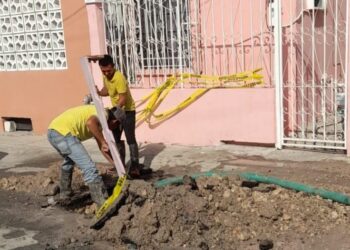 Reparó COMAPA fugas de agua potable en La Cañada