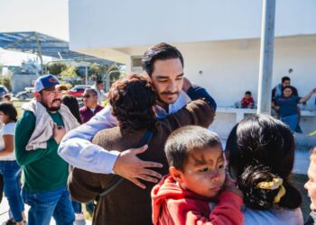 Disfrutan más de Mil personas Posada Navideña DIF con Alcalde Carlos Peña Ortiz