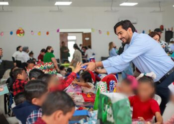Celebró Posada Navideña Carlos Peña Ortiz a niños de la Casa Hogar DIF en Reynosa