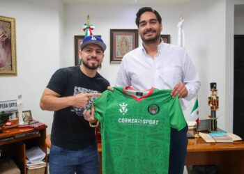 Felicitó Alcalde Carlos Peña Ortíz al futbolista reynosense Carlos “Poper” Hernández