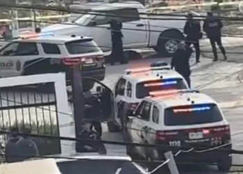 Asesinan a niña en medio de balacera en panteón de San Pedro