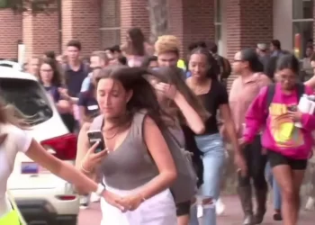 Se registra tiroteo masivo en universidad de Praga; reportan la muerte de 11 personas, incluido el tirador