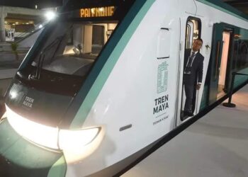 Deja Tren Maya varados a pasajeros más de 8 horas tras falla