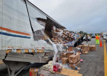 Cierran Carretera Federal 81 por choque