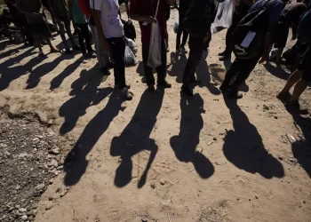 Departamento de Justicia EU demanda a Texas por ley de inmigración