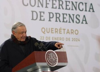 AMLO se reúne con fiscal especial del caso Ayotzinapa por liberación de militares vinculados