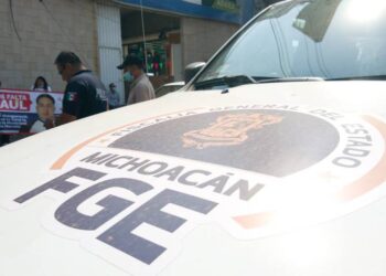 Asaltan y despojan de su camioneta al diputado Enrique Godínez en carretera de Zamora