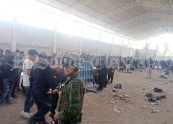 Rescatan a más de 700 migrantes abandonados en una bodega de Tlaxcala