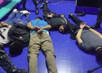 Violencia en Ecuador: una banda armada tomó un canal de televisión y tuvo secuestrados a los empleados