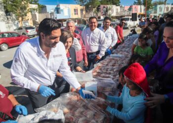 Festejaron familias de Caracoles Día de Reyes con el Alcalde Carlos Peña Ortiz