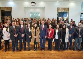 Pide Américo a su gabinete redoblar esfuerzos