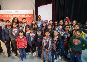 Festejaron reynosenses con Carlos Peña Ortiz el Premio Municipal del Deporte 2023